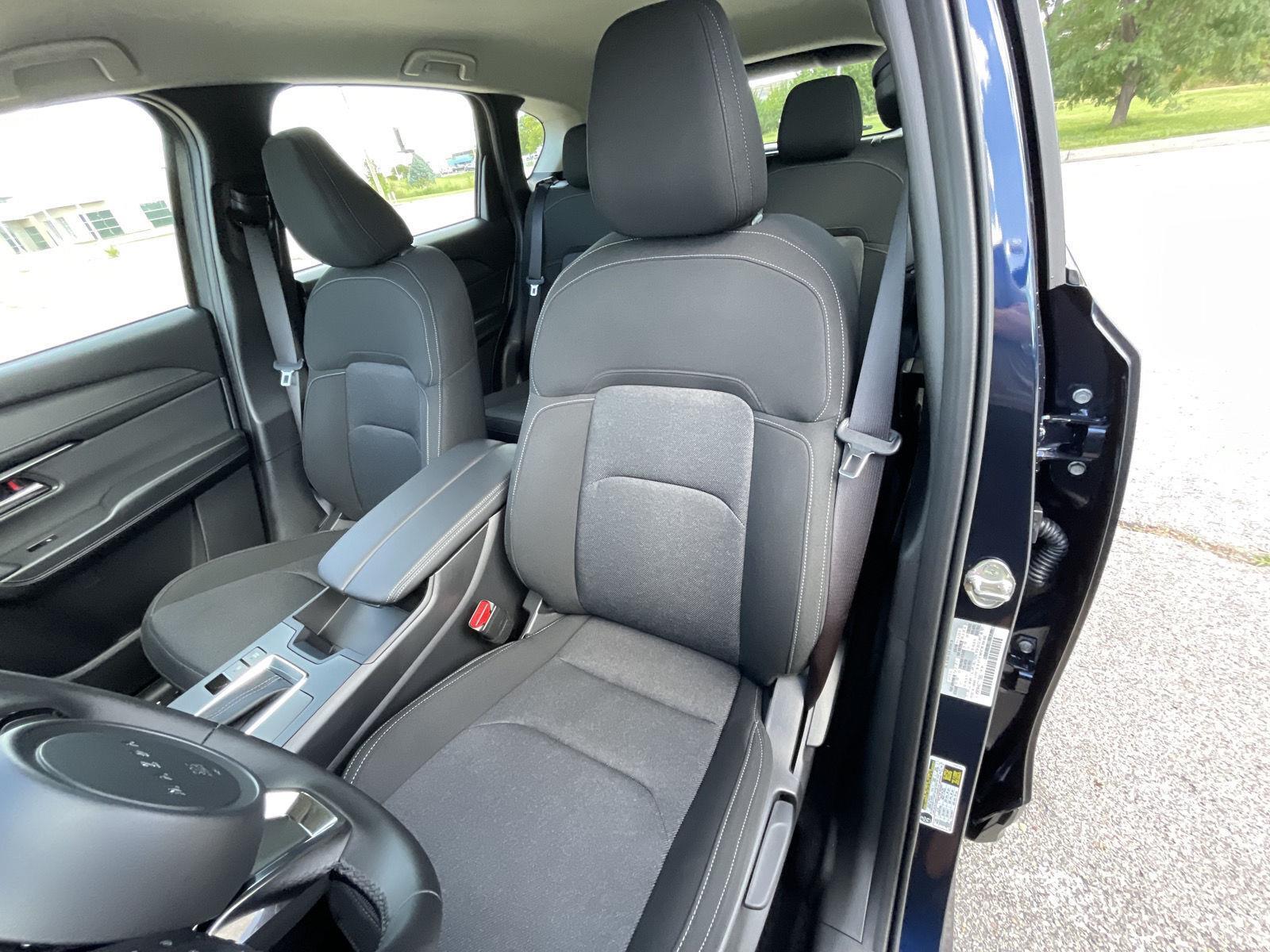Vehicle photo 17