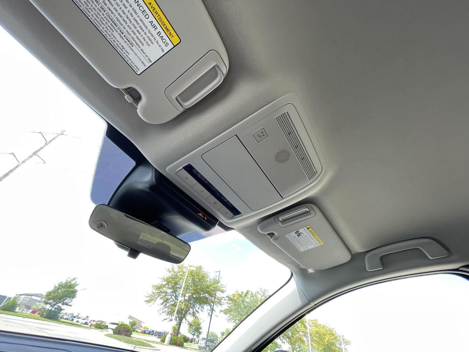 Vehicle photo 20