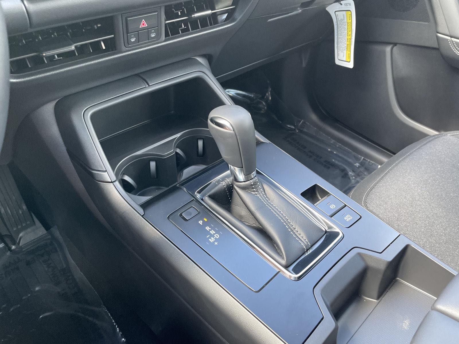 Vehicle photo 25