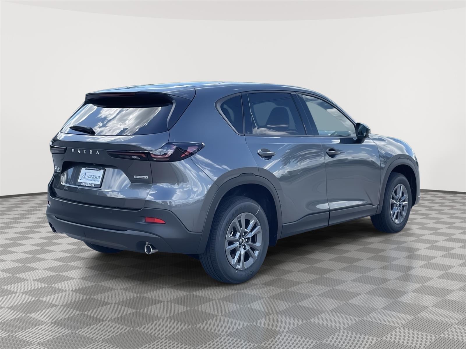 Vehicle photo 6