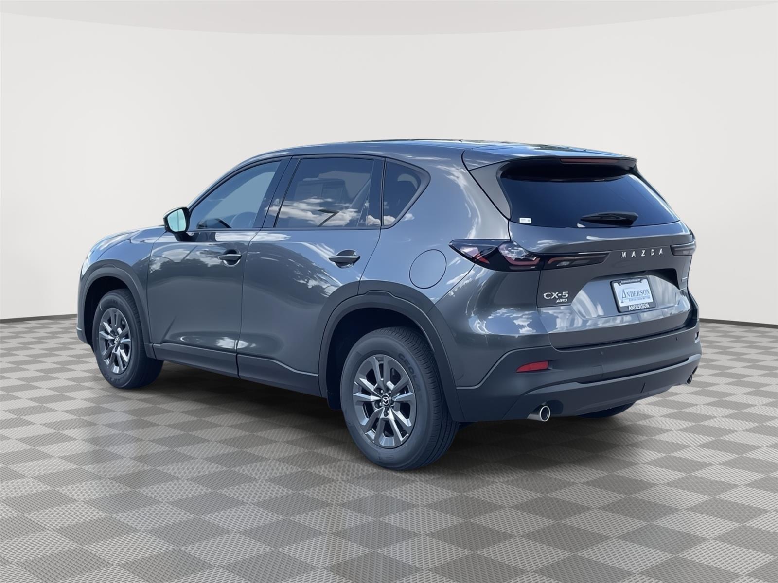 Vehicle photo 8