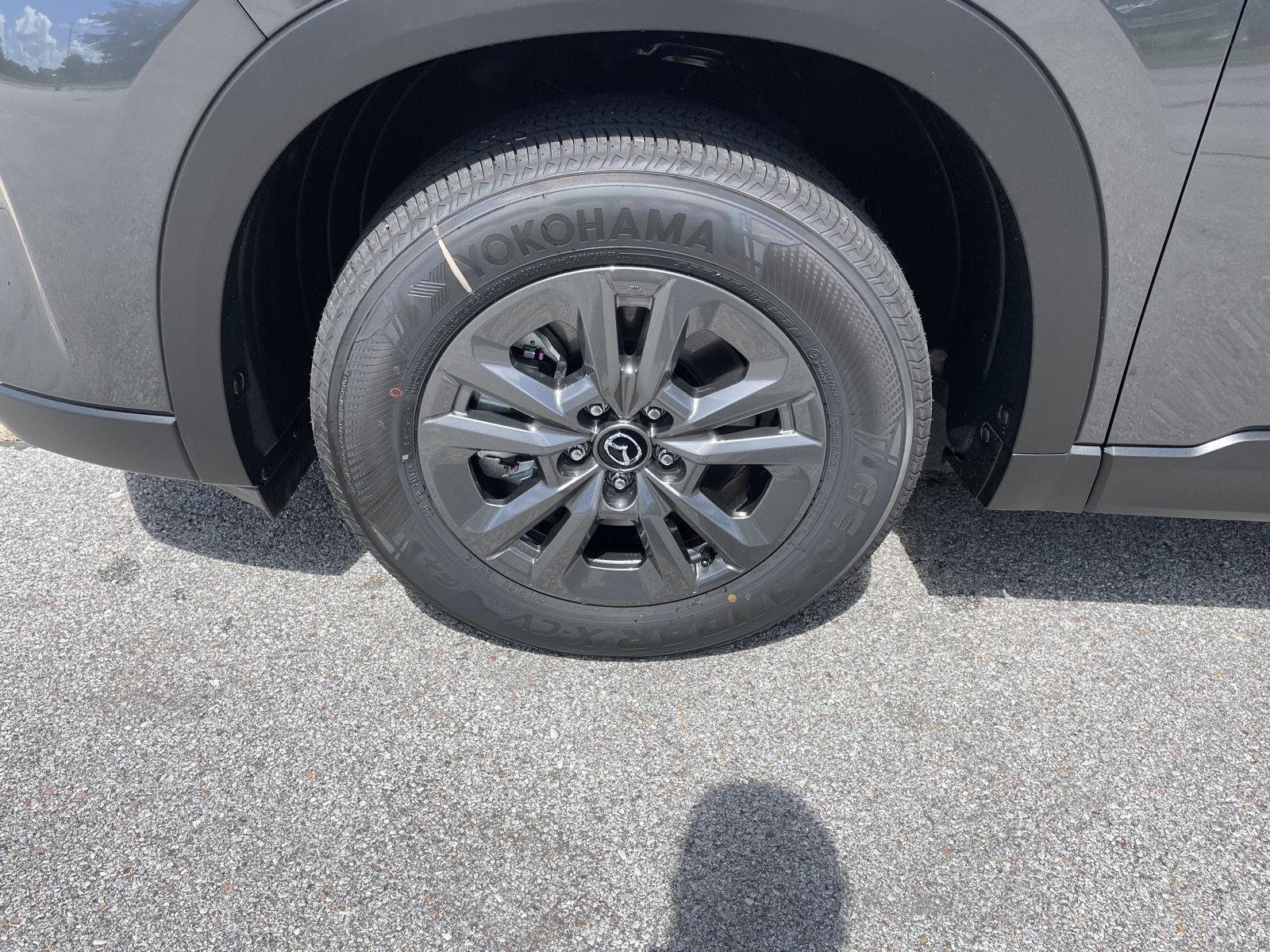 Vehicle photo 9