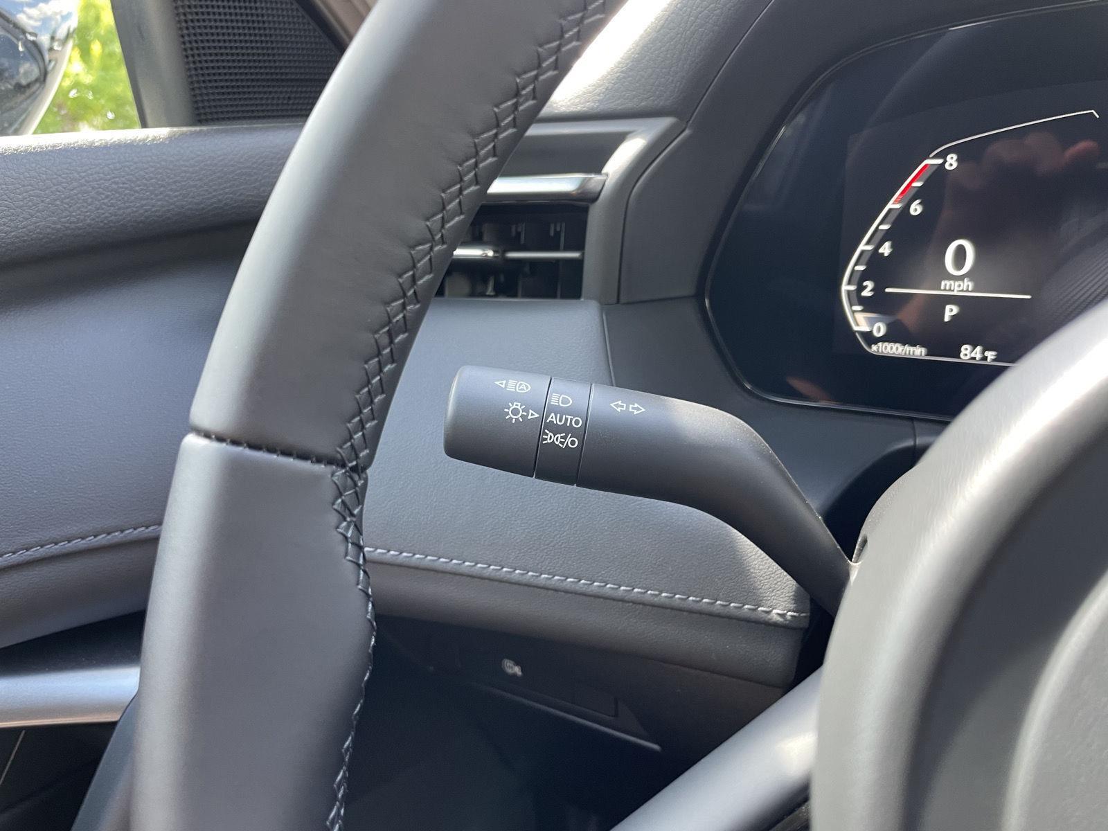 Vehicle photo 14