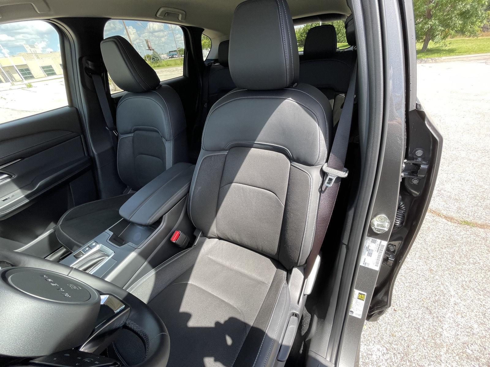 Vehicle photo 16