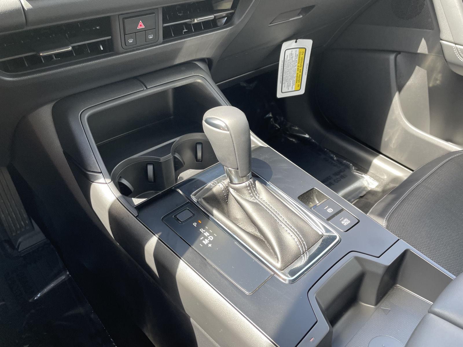Vehicle photo 24