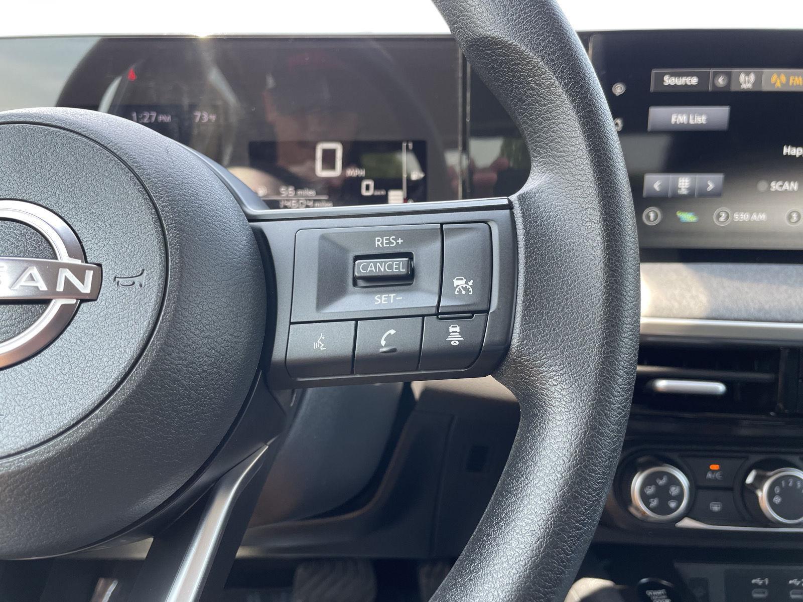 Vehicle photo 14