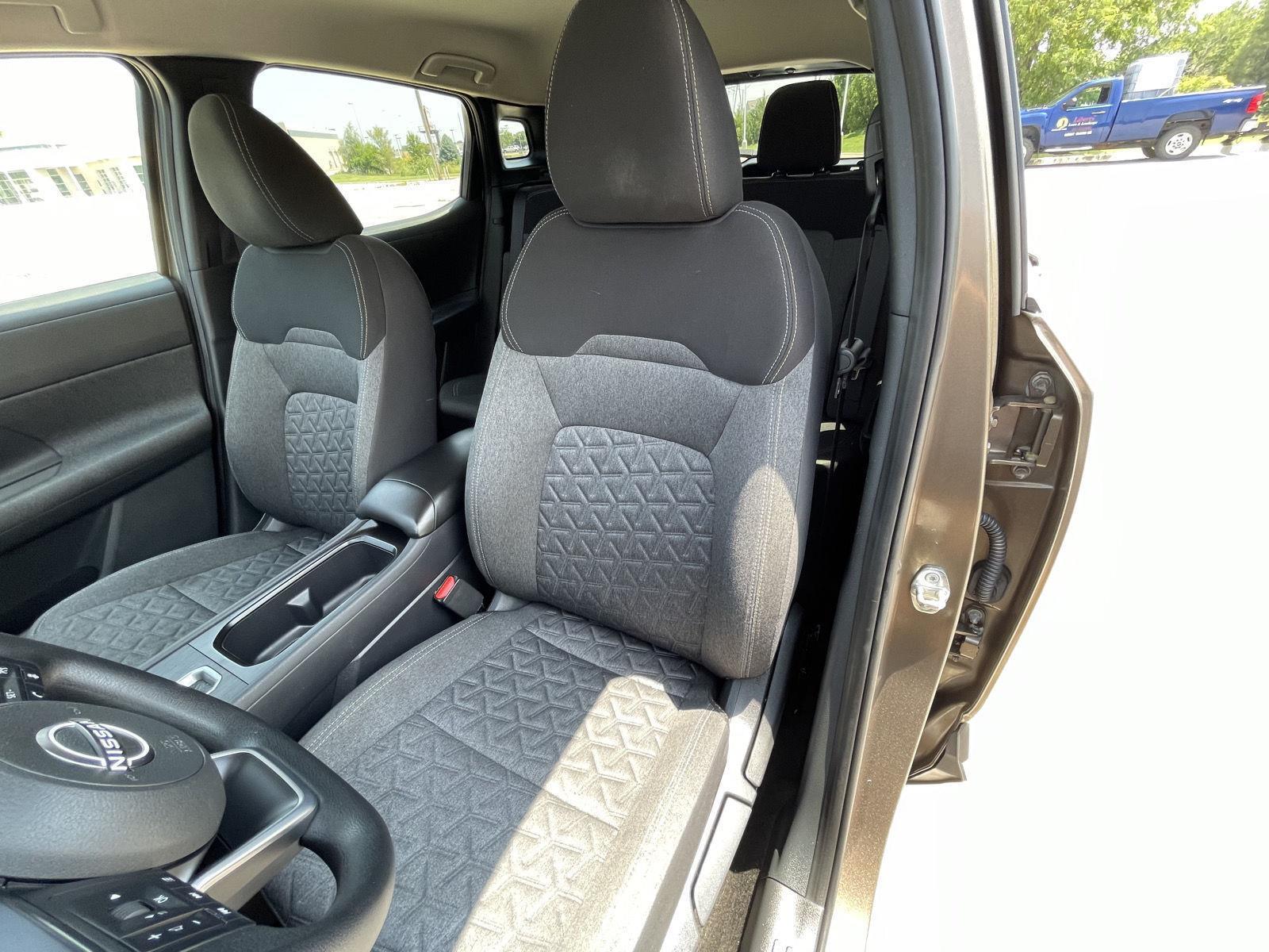 Vehicle photo 18