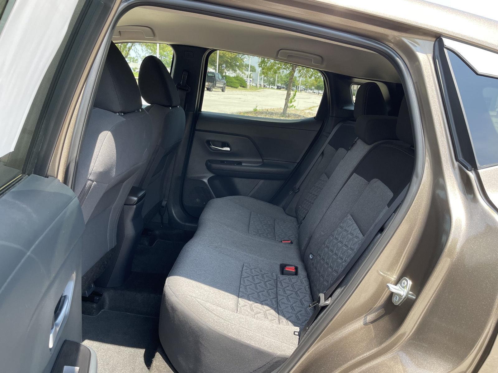 Vehicle photo 20