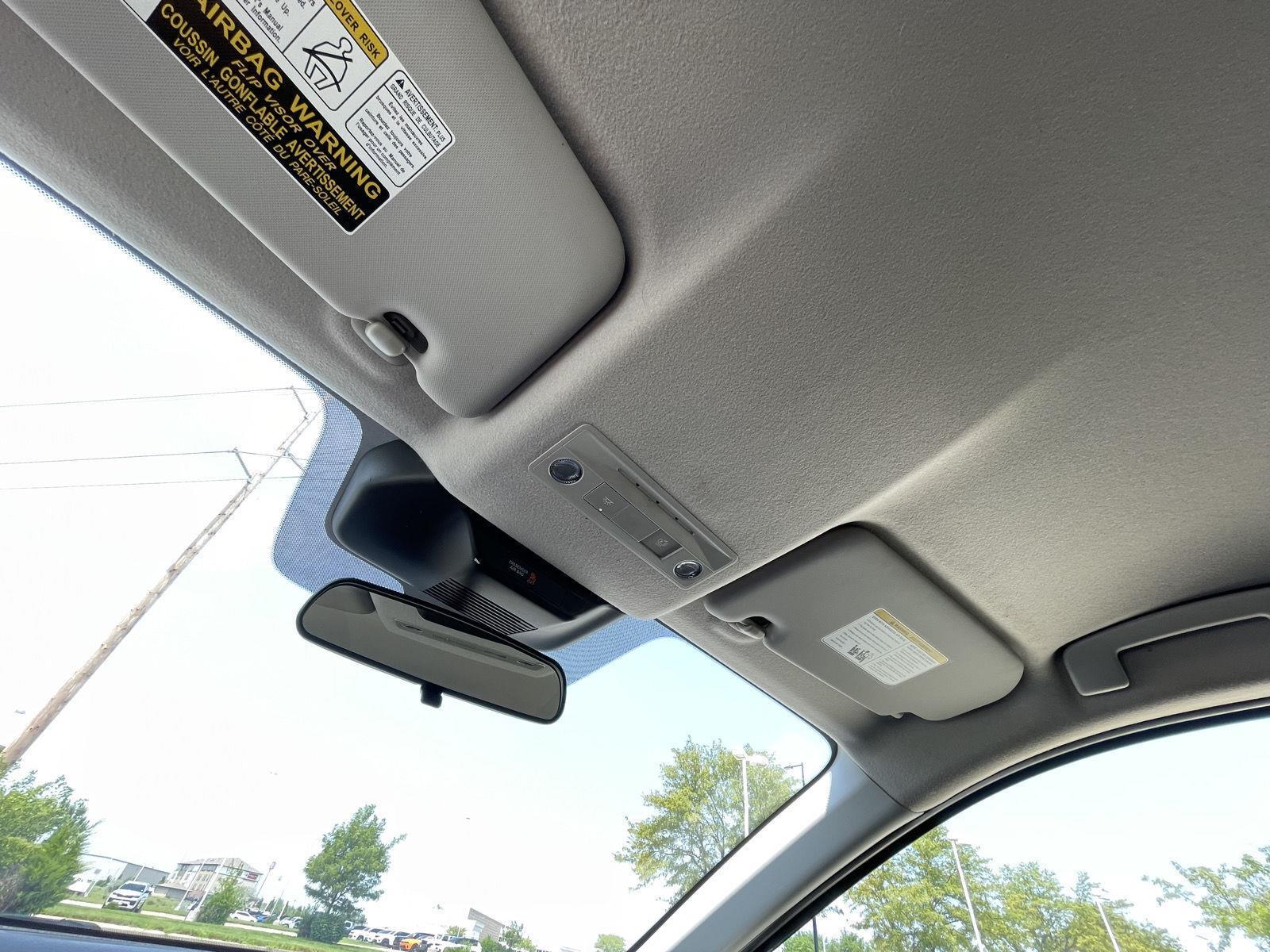 Vehicle photo 21