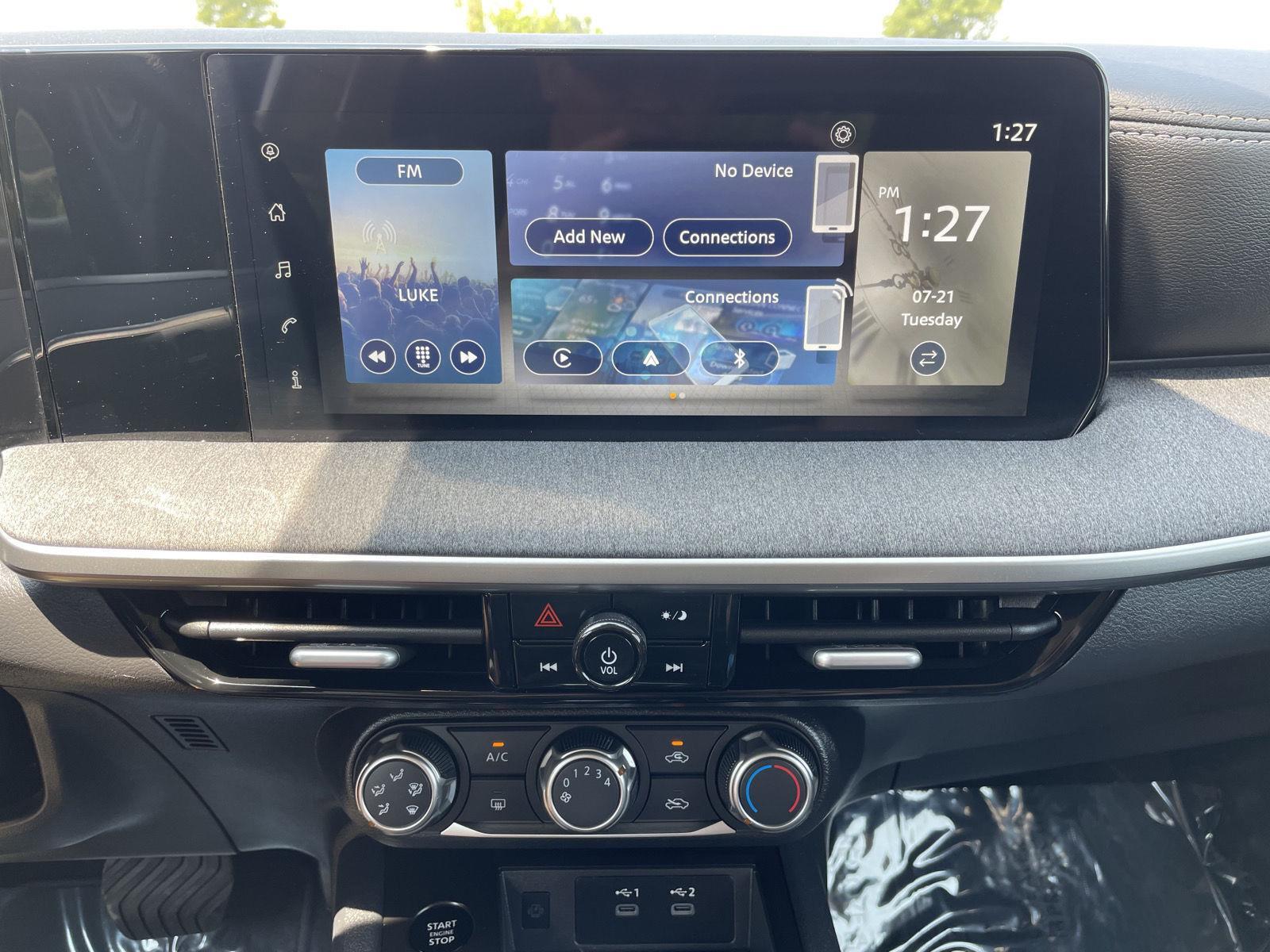 Vehicle photo 22