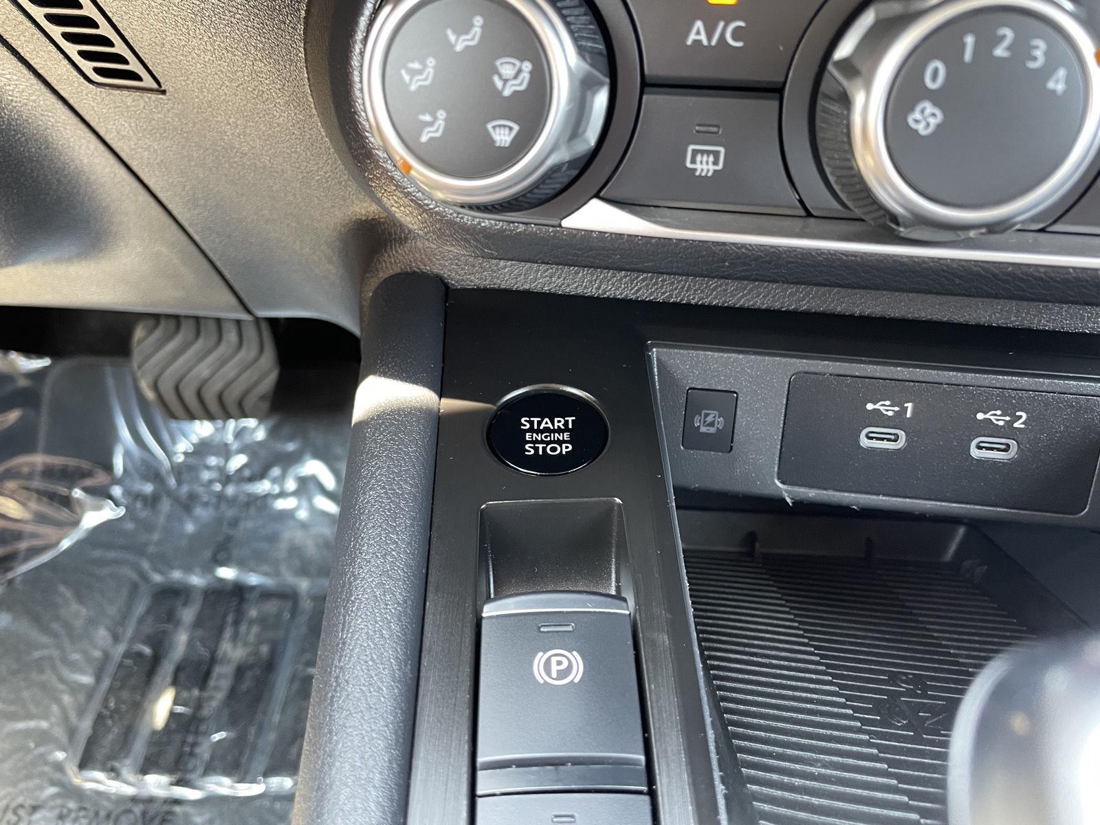 Vehicle photo 24