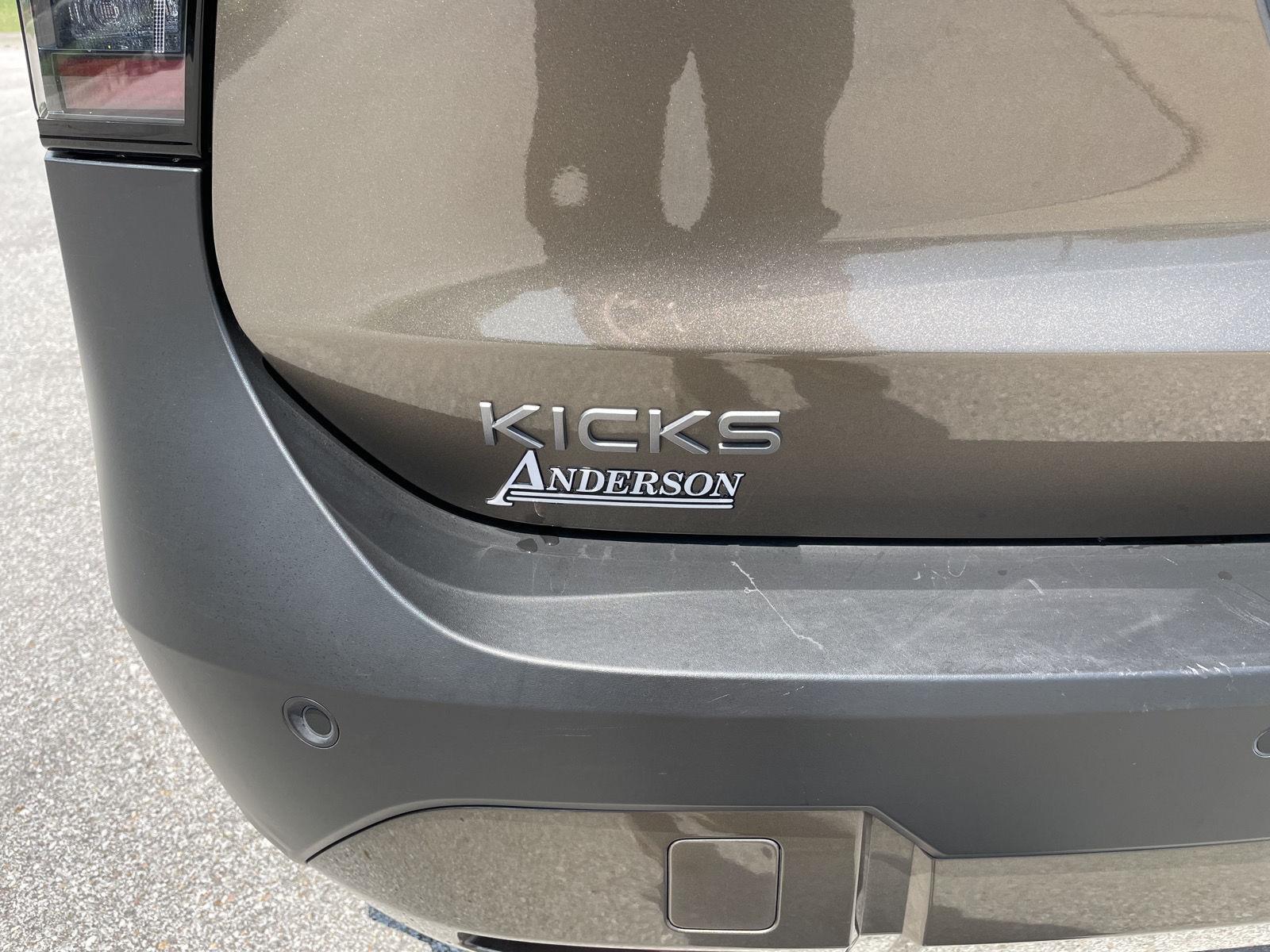 Vehicle photo 35