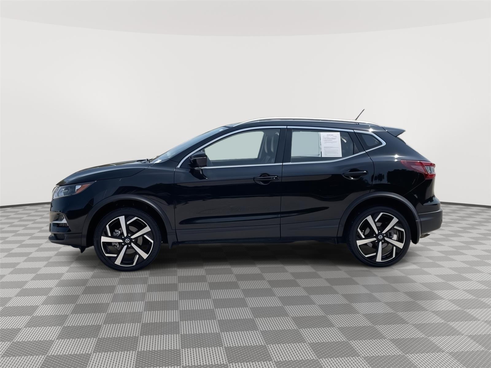 Vehicle photo 2