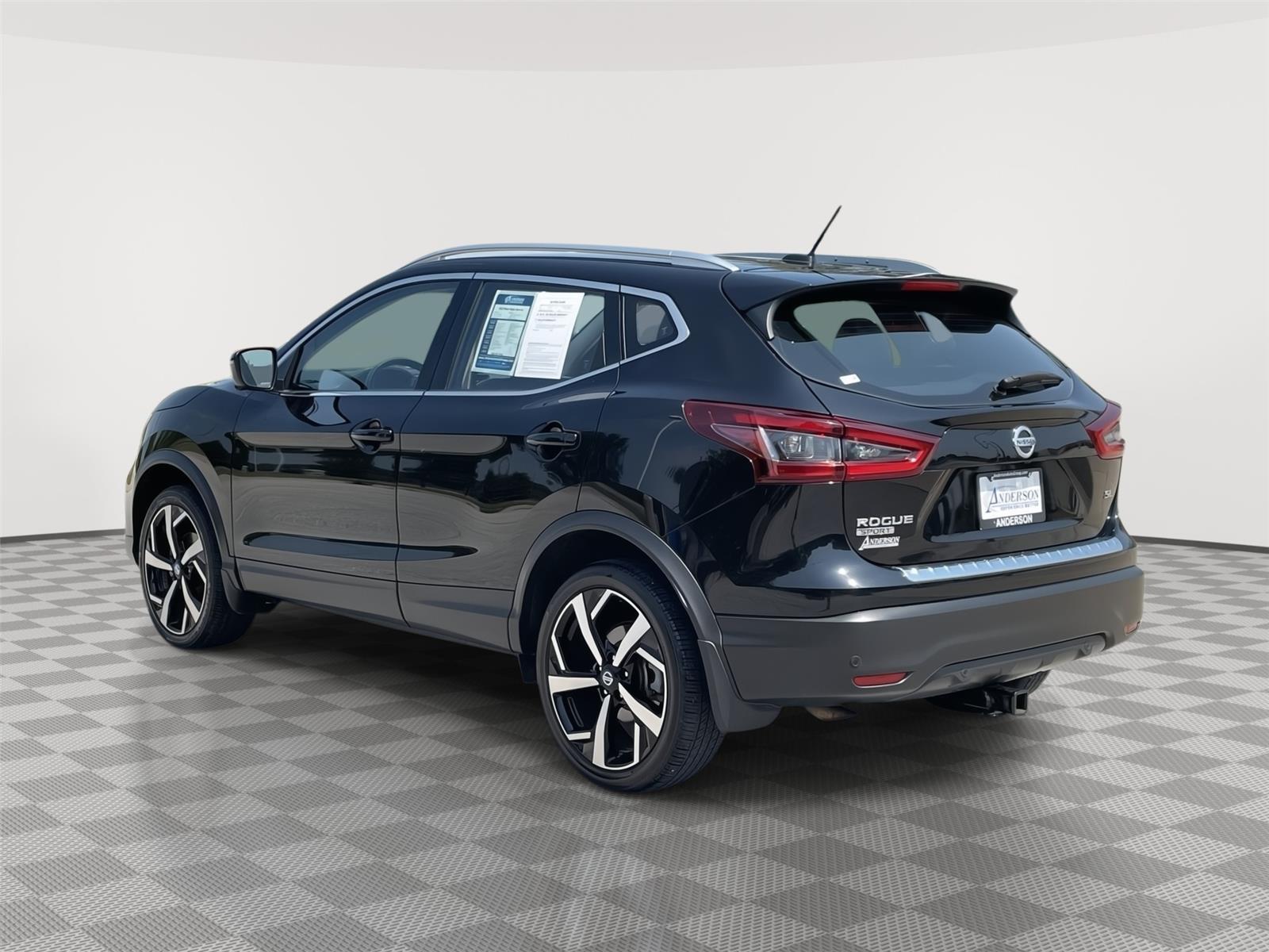 Vehicle photo 9