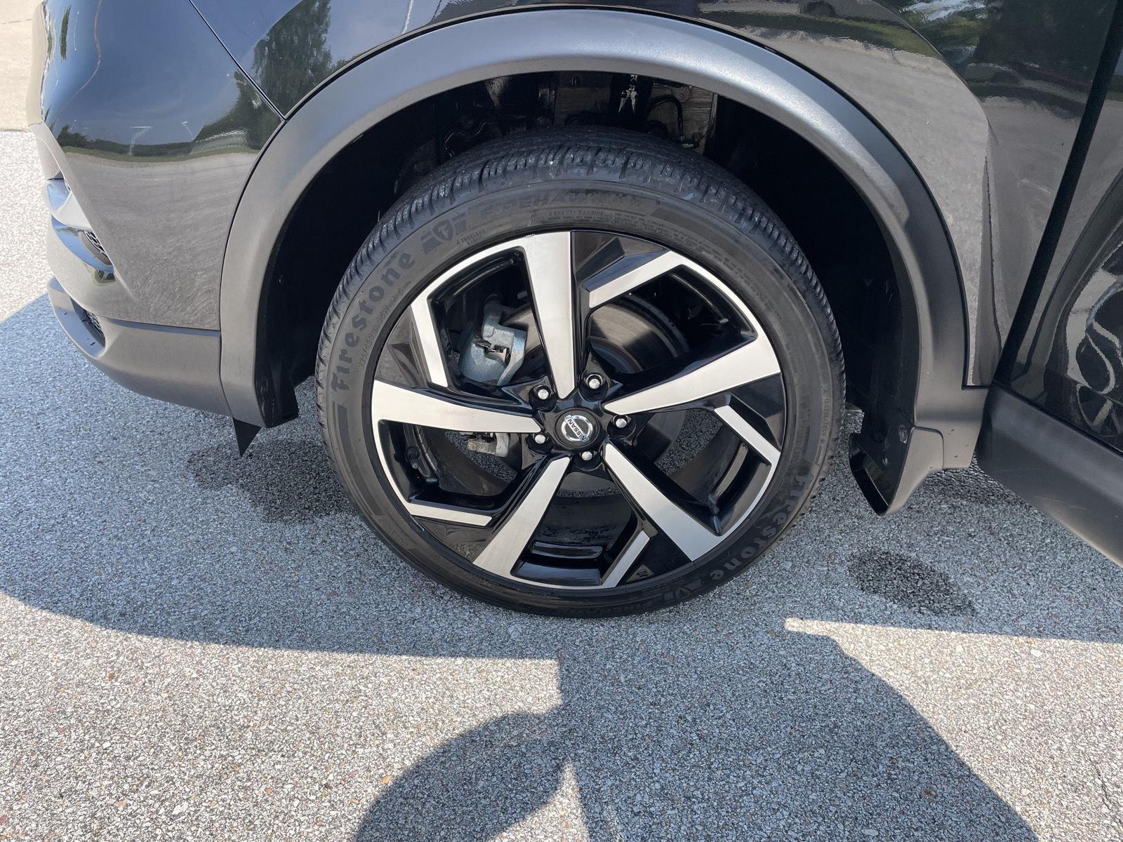 Vehicle photo 10