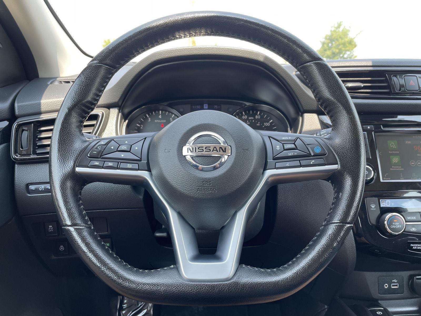Vehicle photo 12