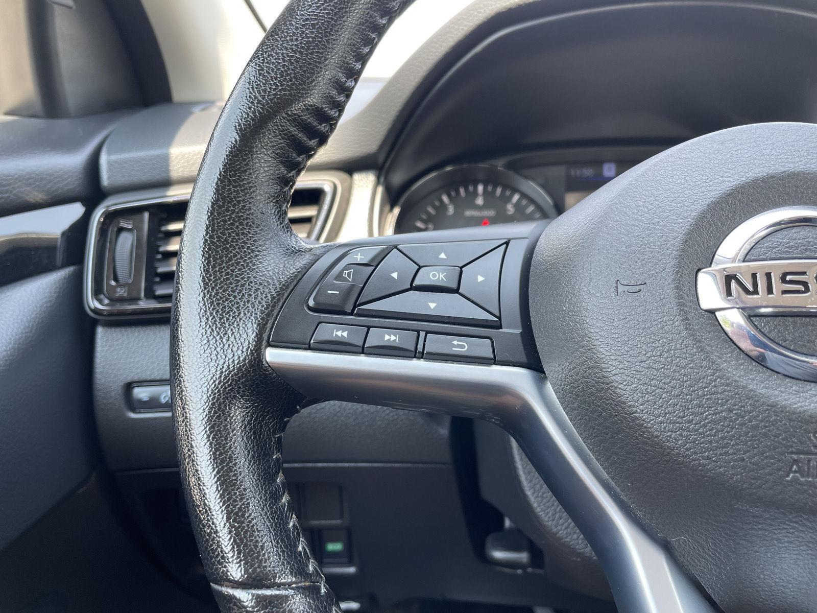 Vehicle photo 13