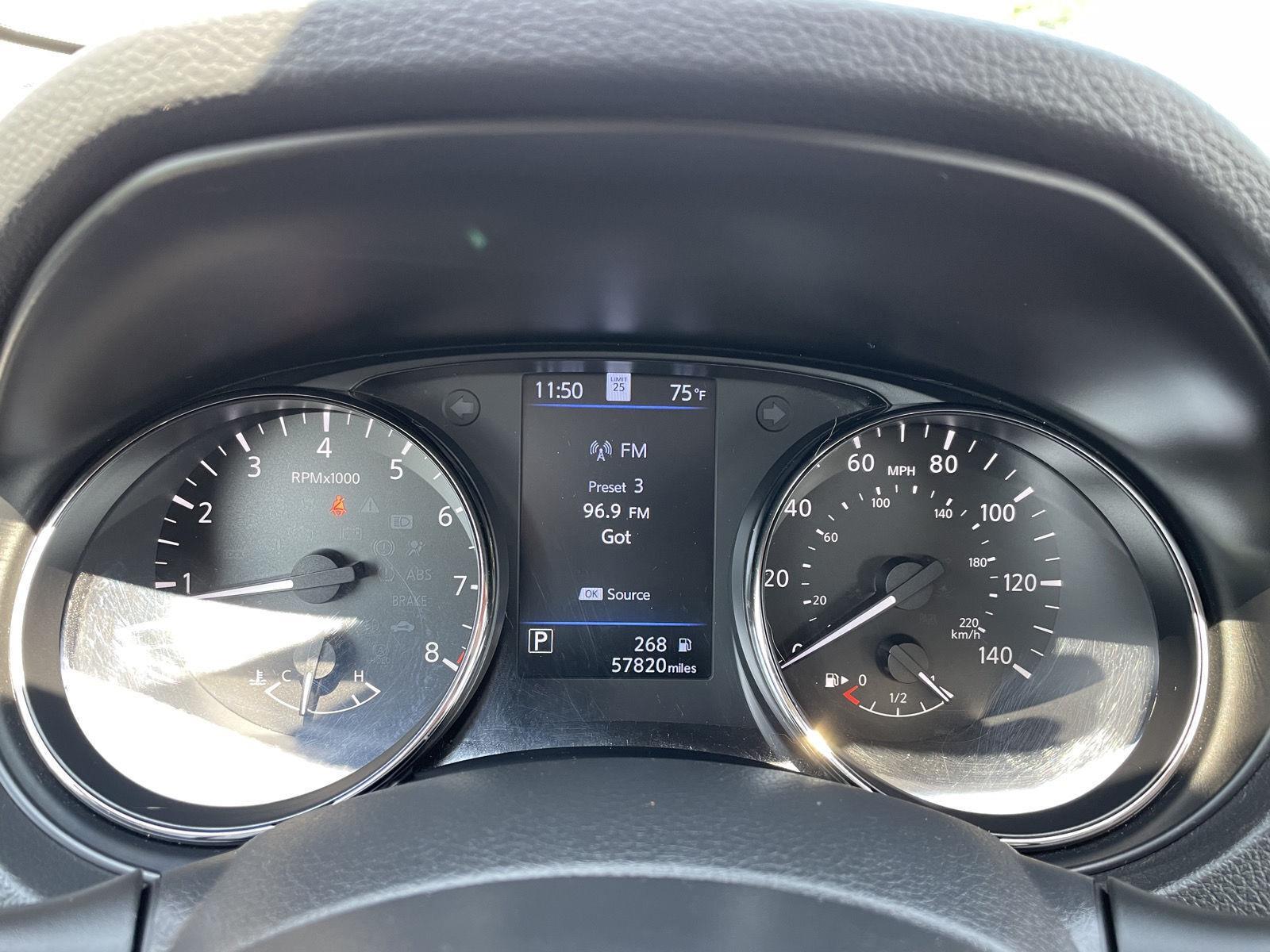 Vehicle photo 15