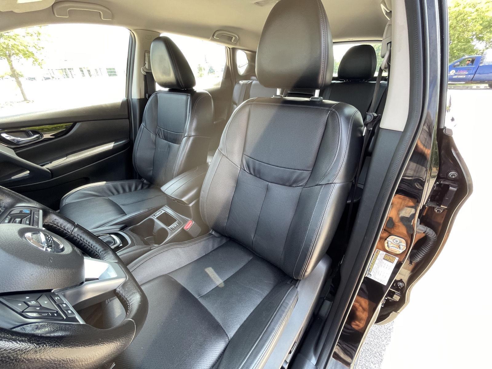 Vehicle photo 18