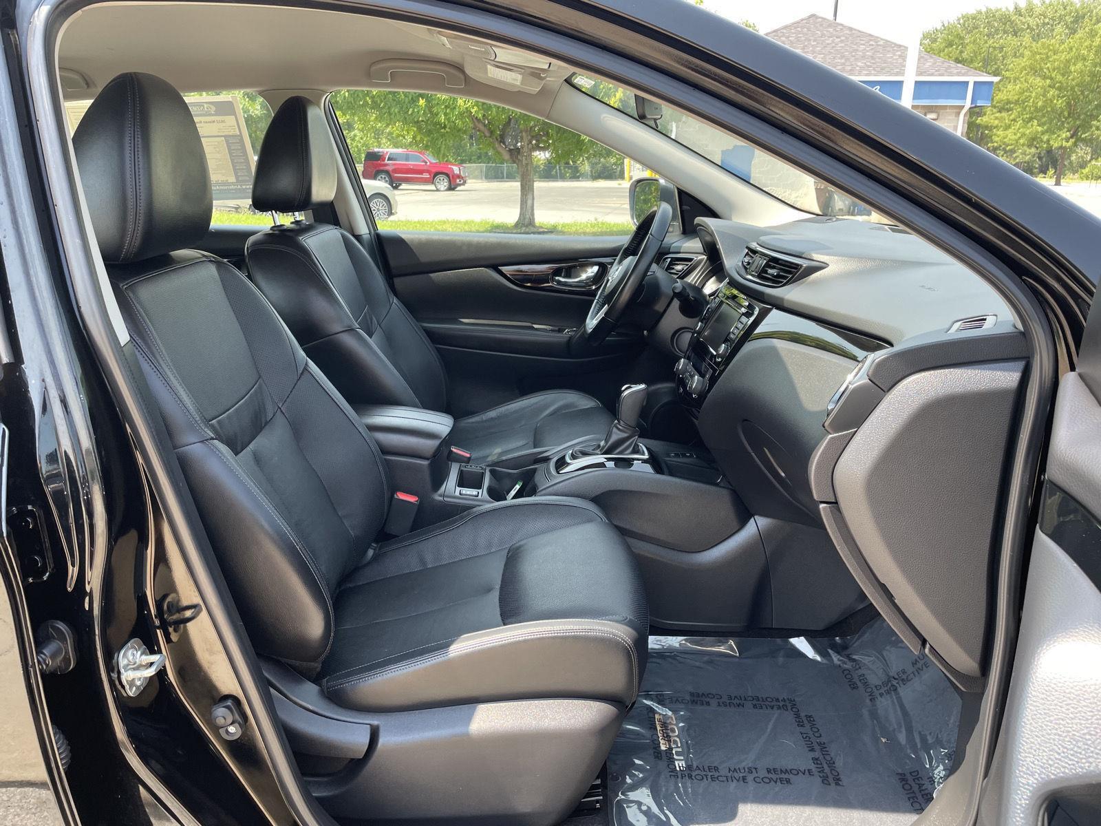 Vehicle photo 19