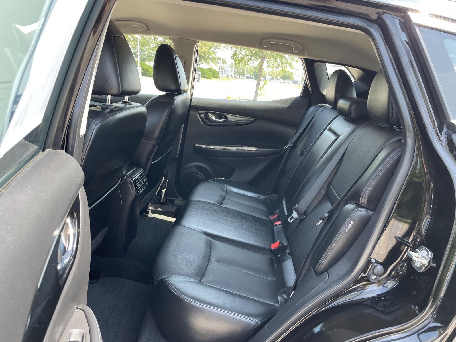 Vehicle photo 20