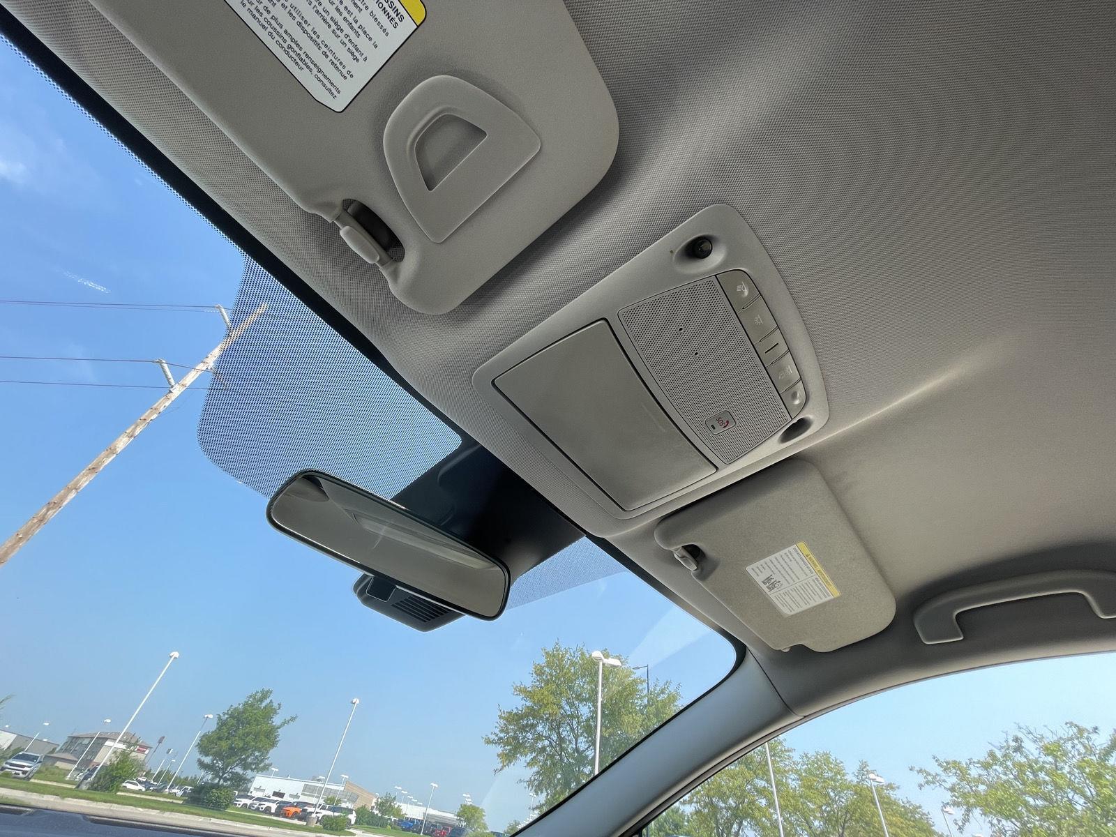 Vehicle photo 21