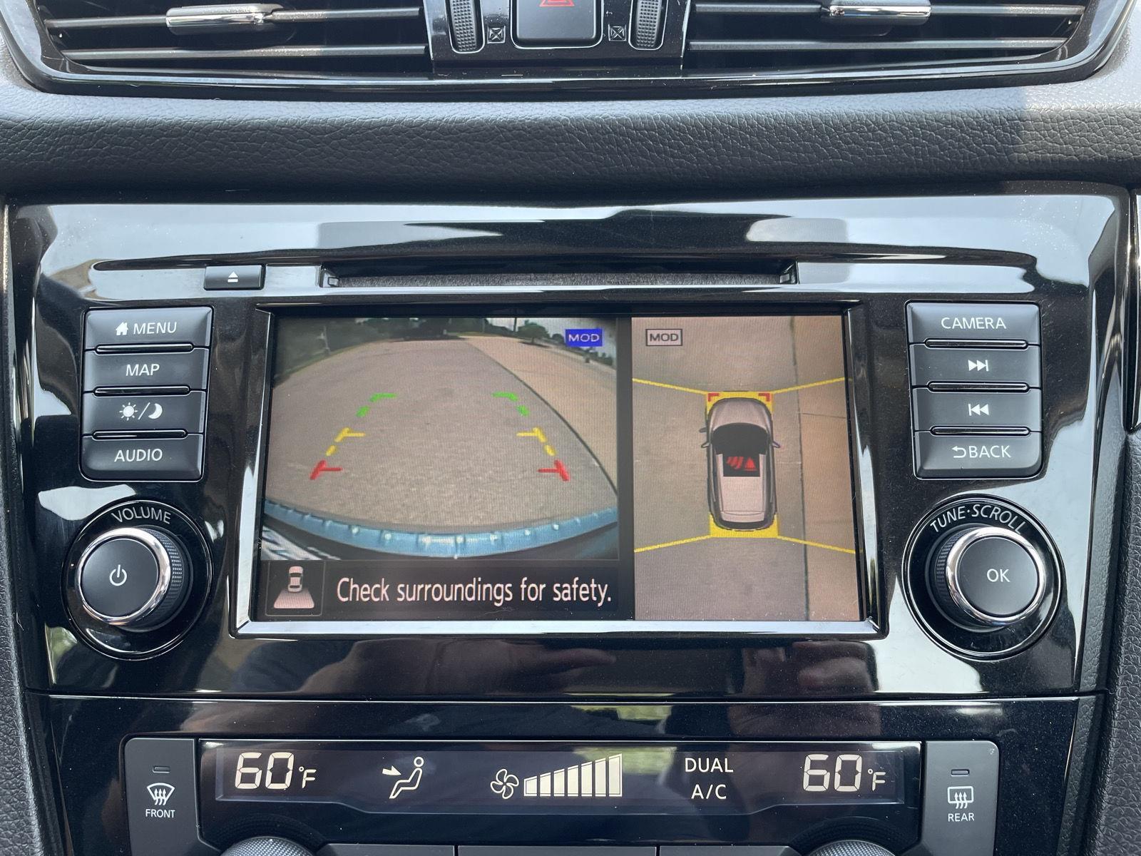 Vehicle photo 23