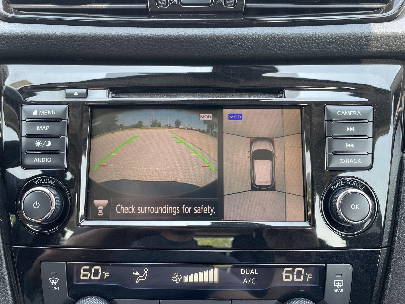 Vehicle photo 24