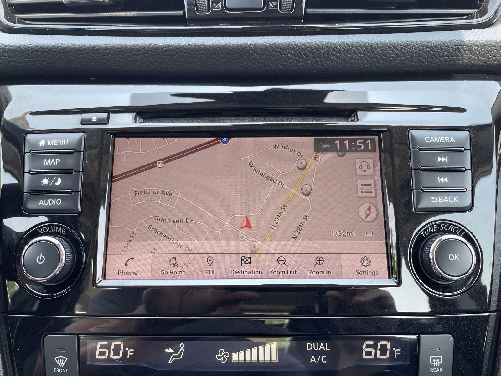 Vehicle photo 25