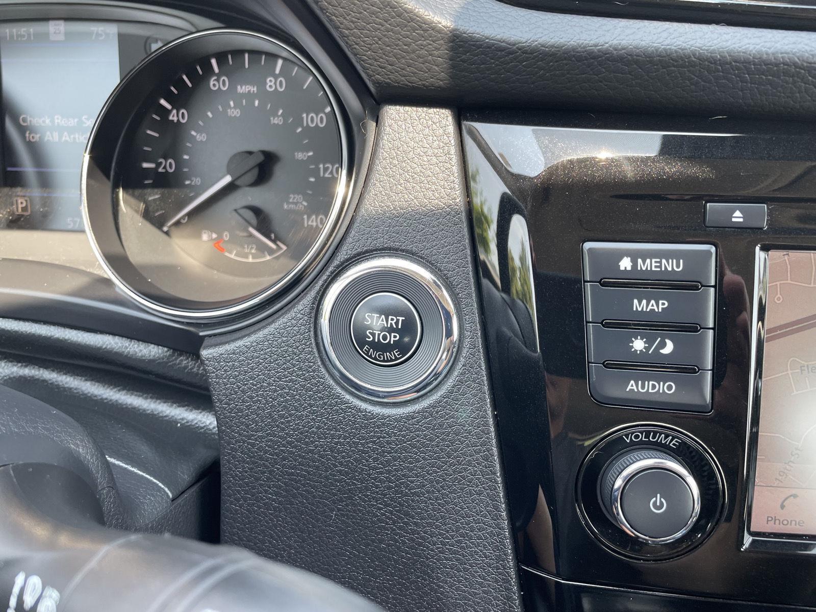 Vehicle photo 26