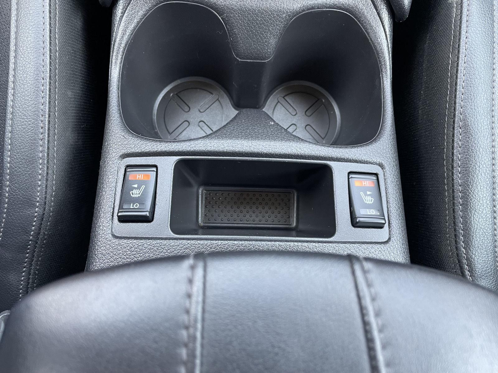 Vehicle photo 28