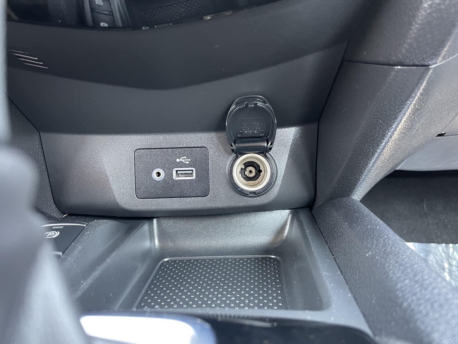 Vehicle photo 29