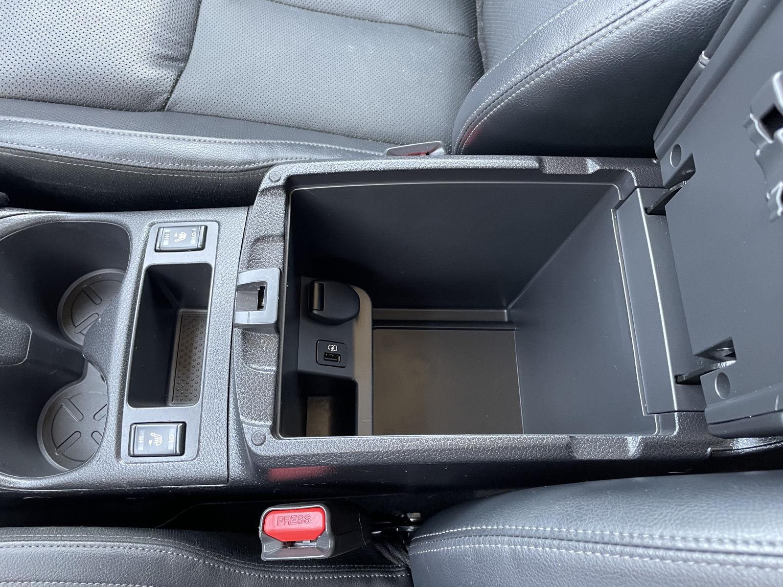 Vehicle photo 32