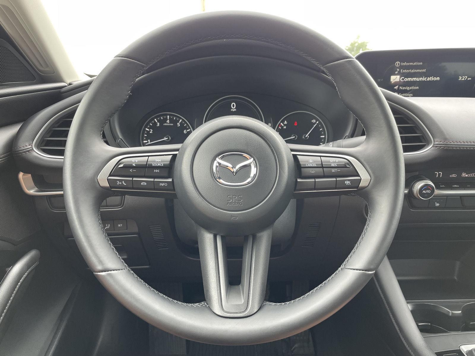 Vehicle photo 12