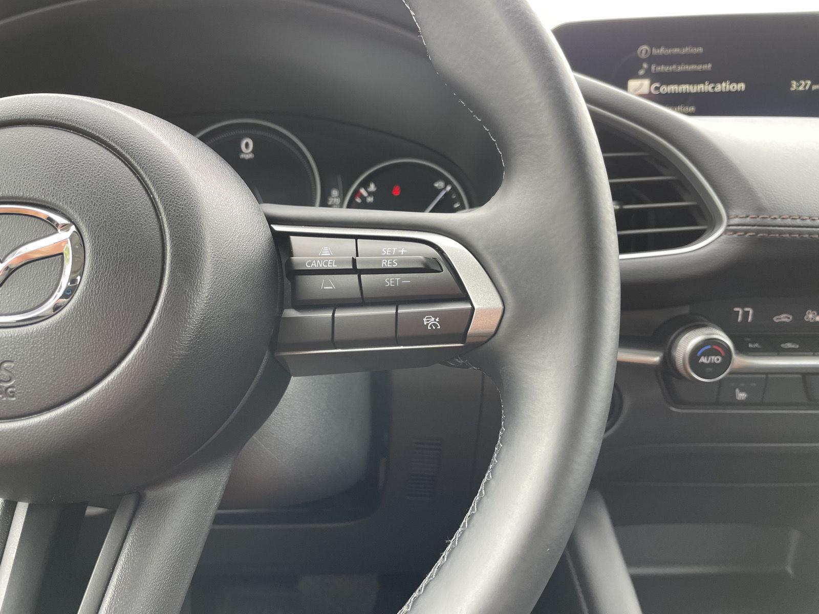 Vehicle photo 14