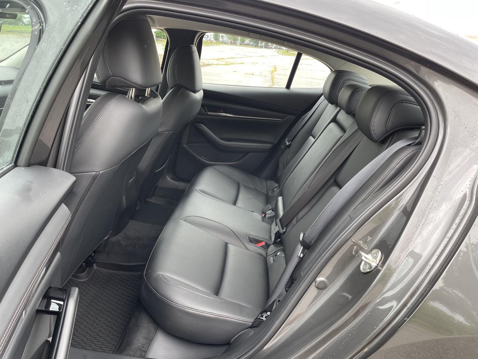 Vehicle photo 20