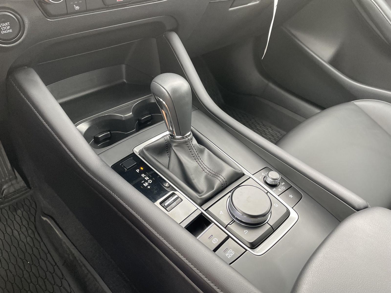 Vehicle photo 28