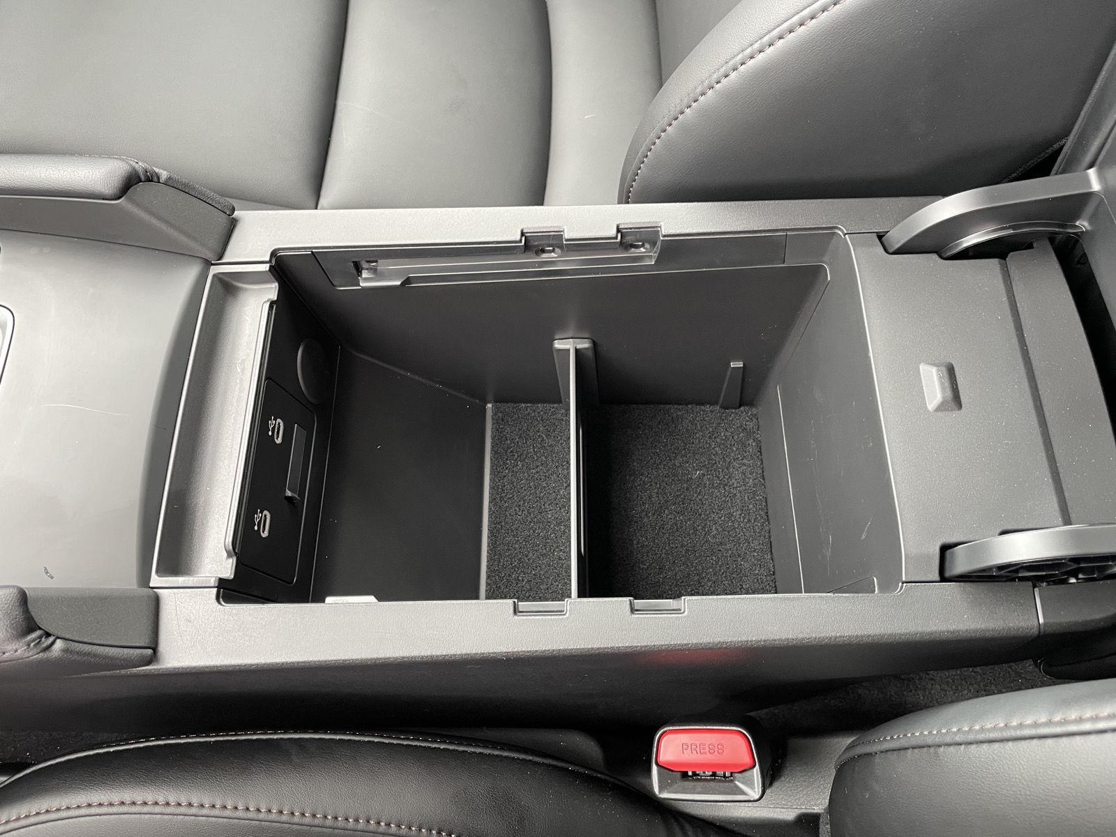 Vehicle photo 29