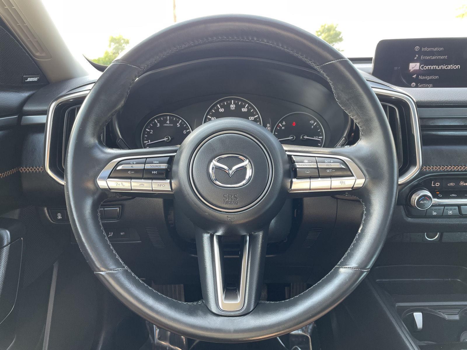 Vehicle photo 12
