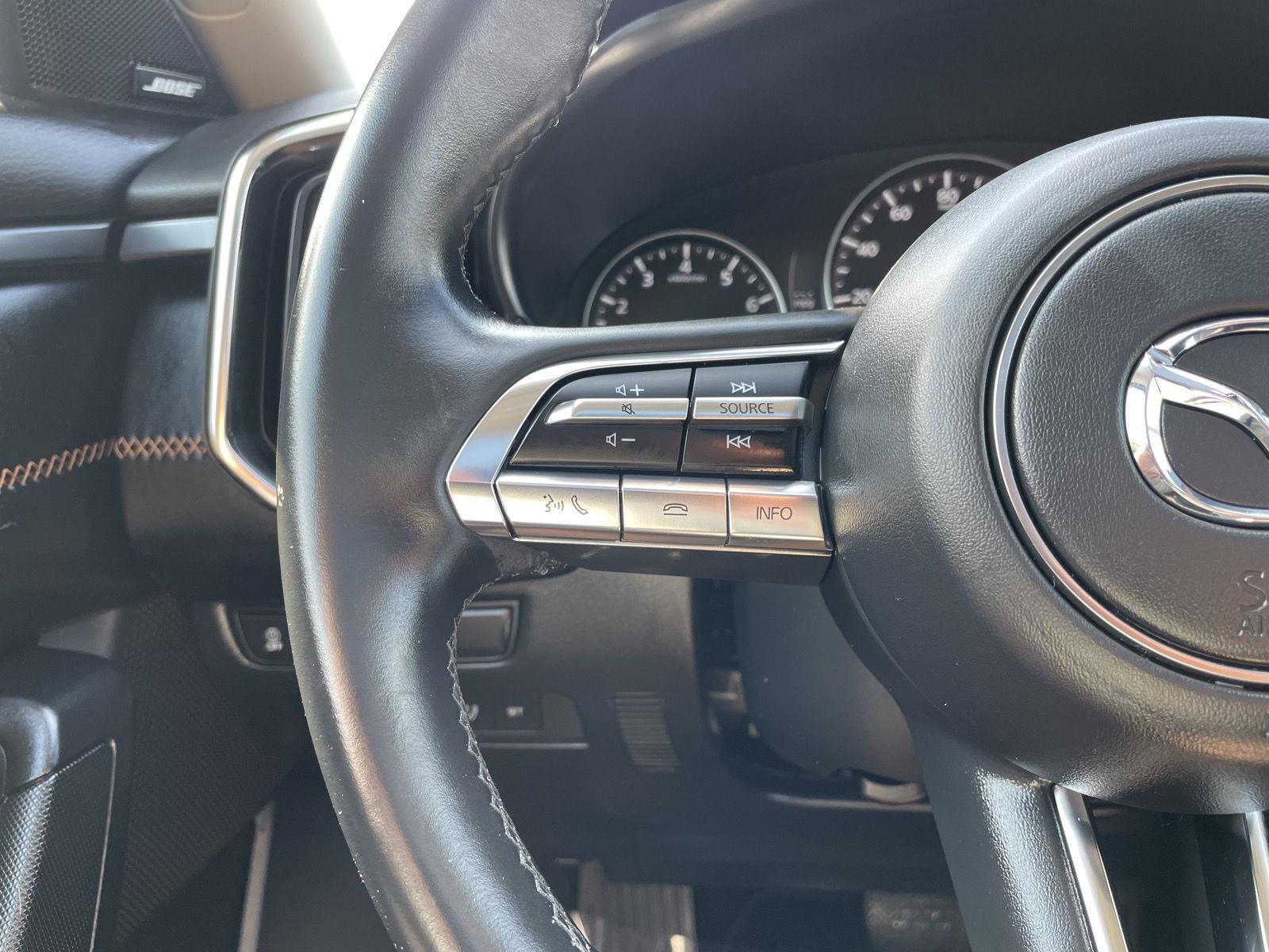 Vehicle photo 13