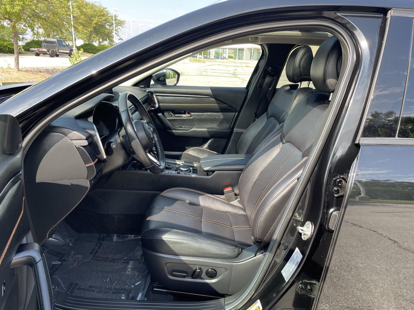 Vehicle photo 17