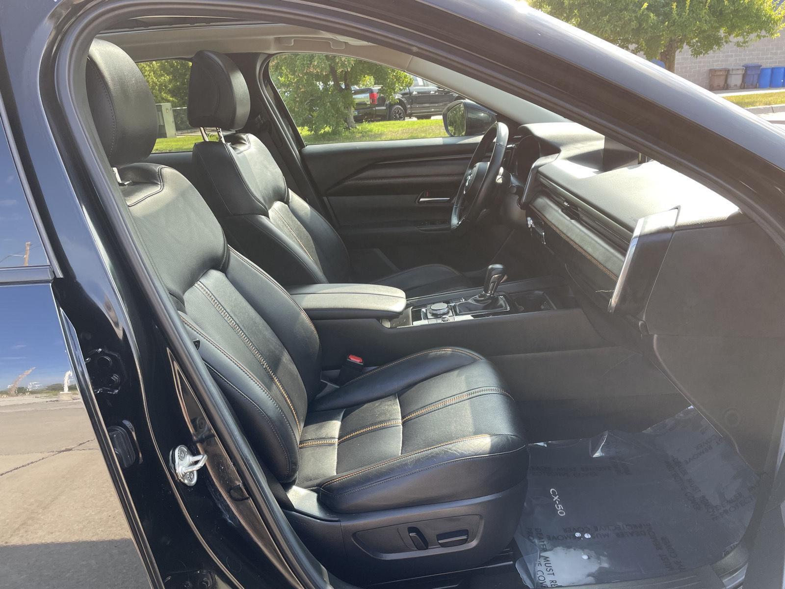 Vehicle photo 19