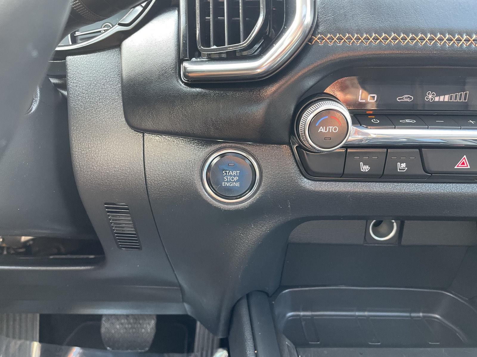 Vehicle photo 25