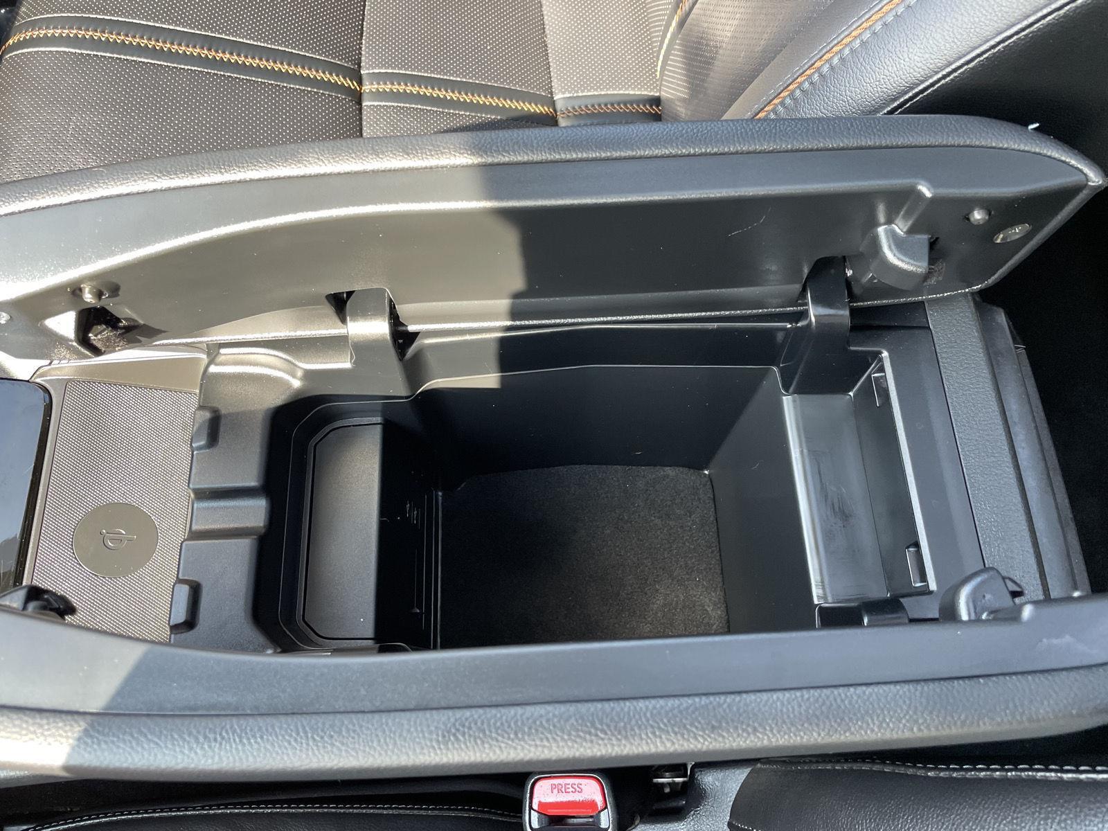 Vehicle photo 32