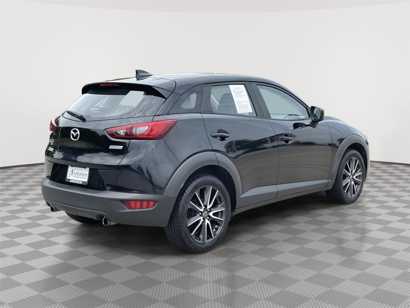 Vehicle photo 7