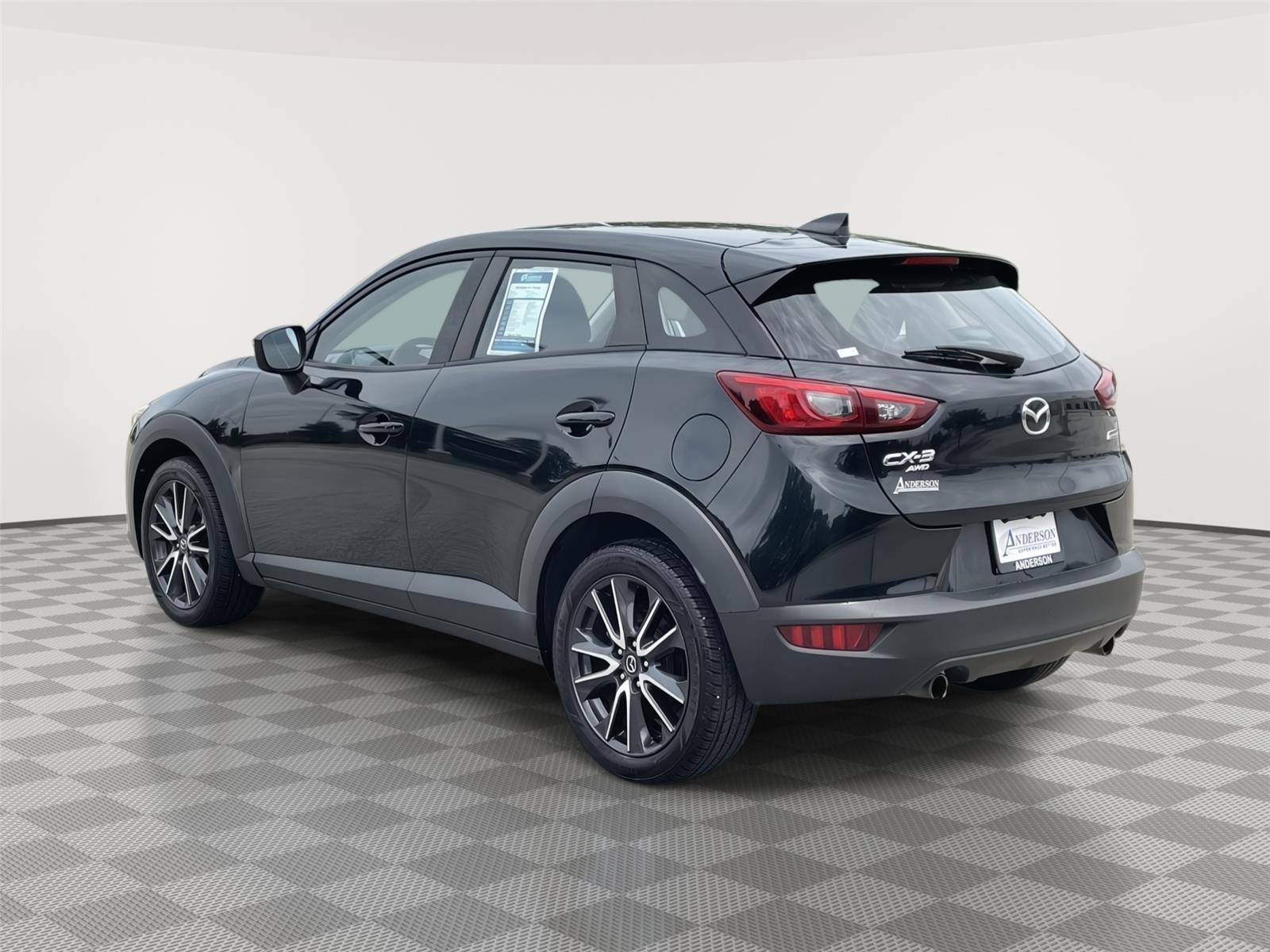 Vehicle photo 9