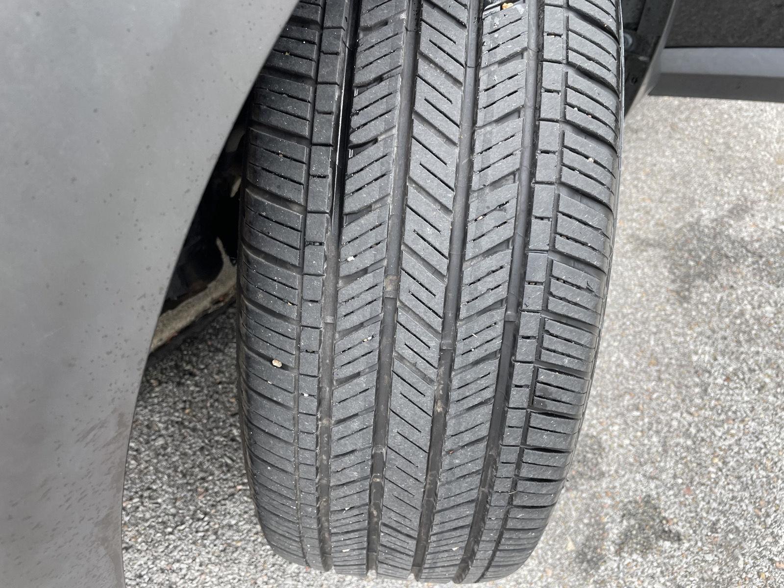 Vehicle photo 11