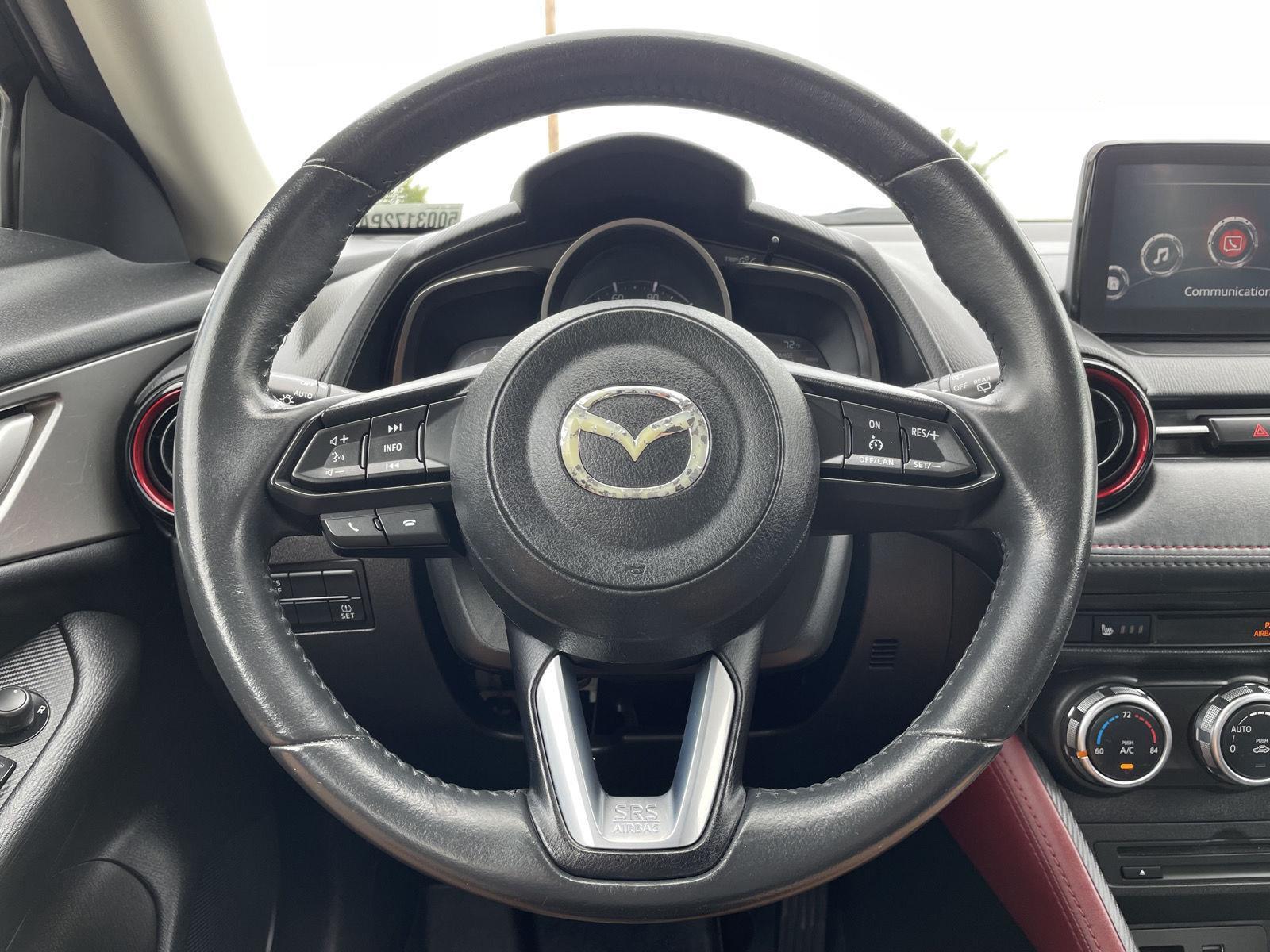 Vehicle photo 12