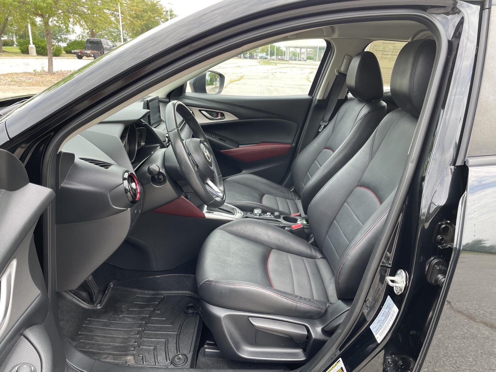 Vehicle photo 17
