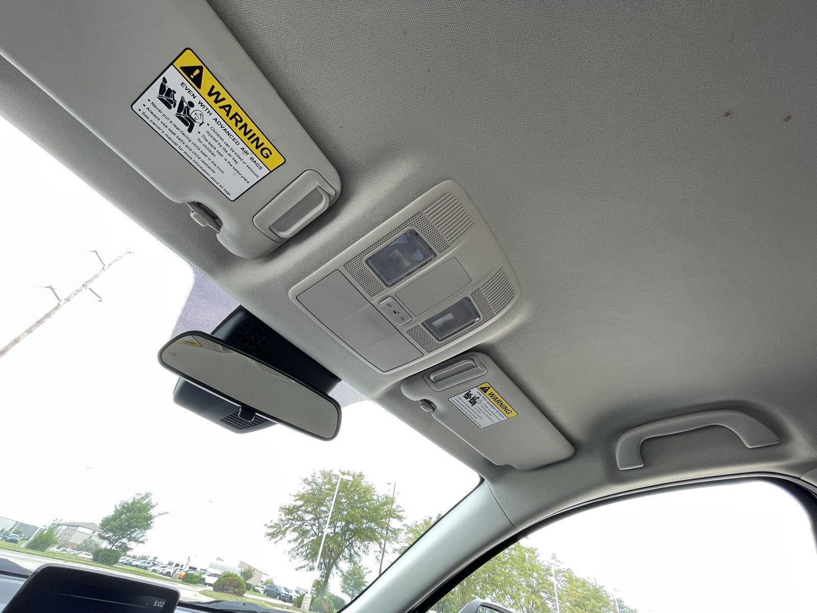 Vehicle photo 21
